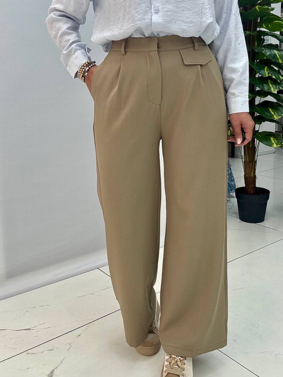 photo_5872773736514571405_y