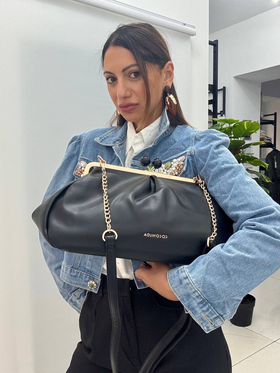 photo_5872773736514571422_y