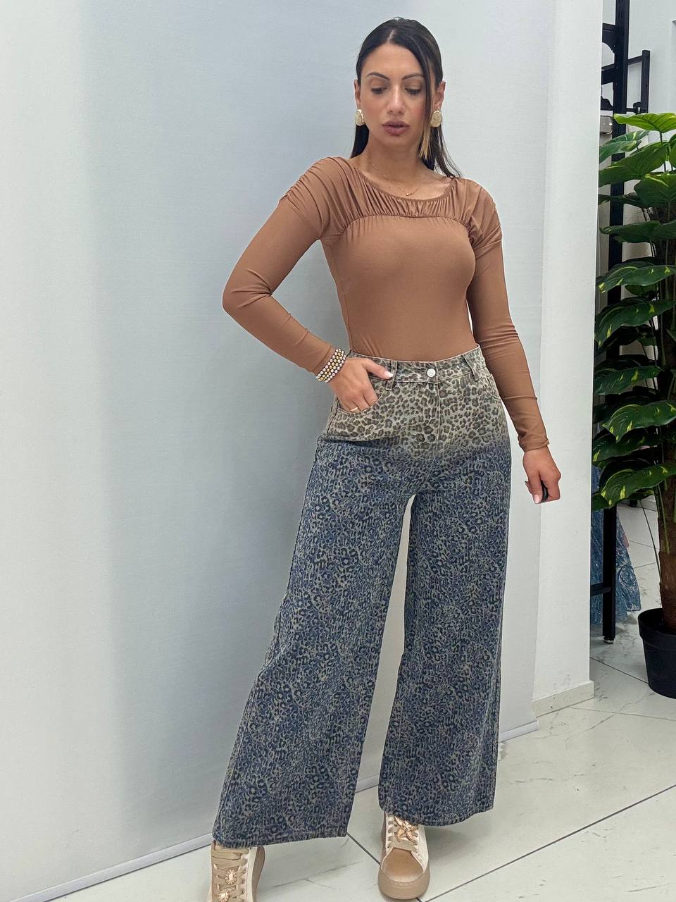 photo_5872773736514571432_y