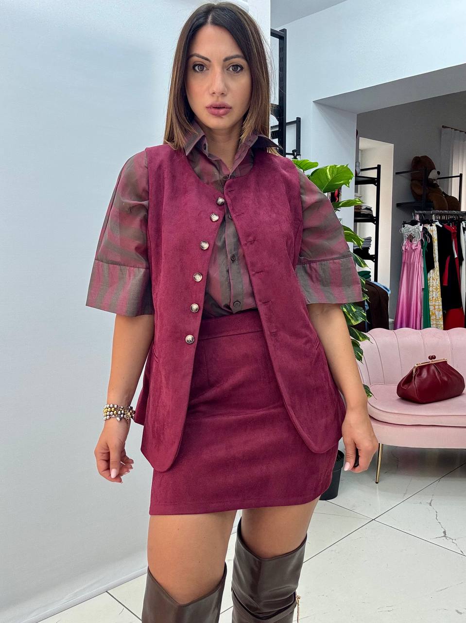 photo_5877290852404027232_y