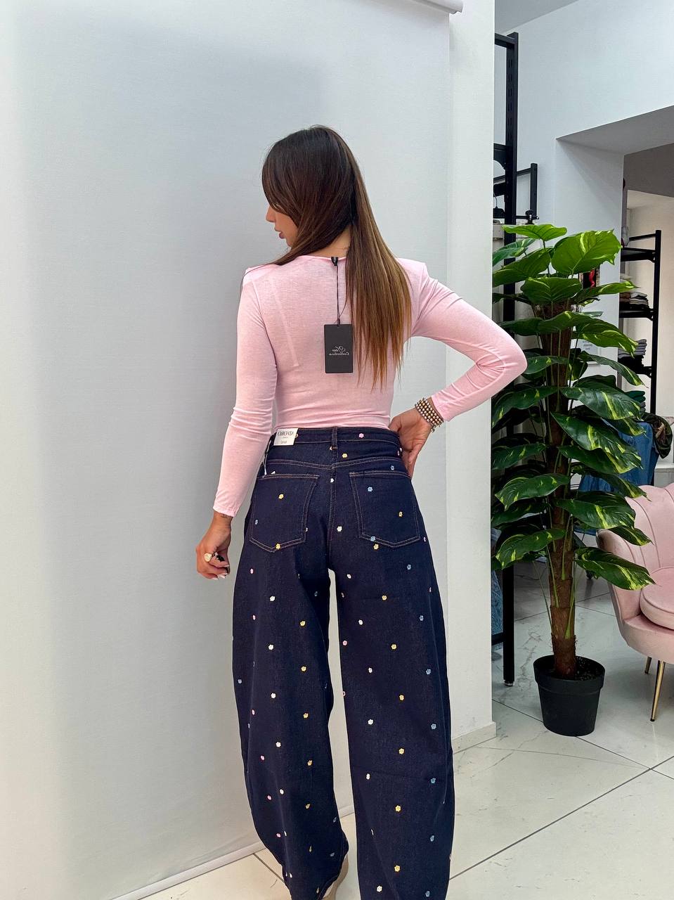 photo_5893046355813847355_y