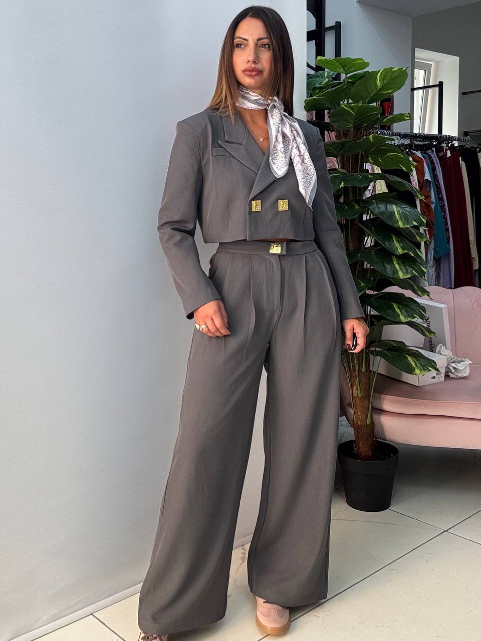 photo_5915762158669516254_y