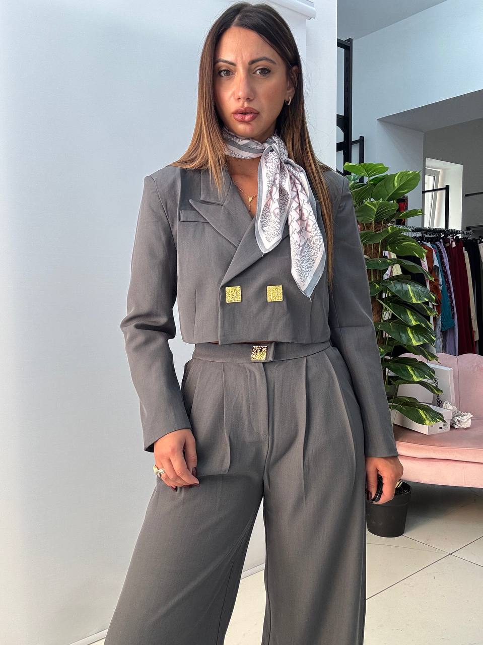 photo_5915762158669516255_y