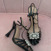 photo_5791916768099420775_y