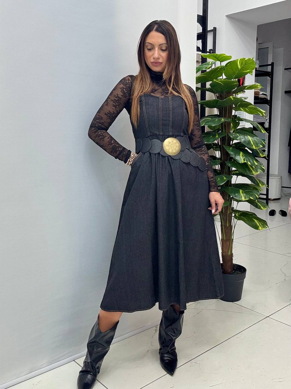 photo_5872773736514571444_y