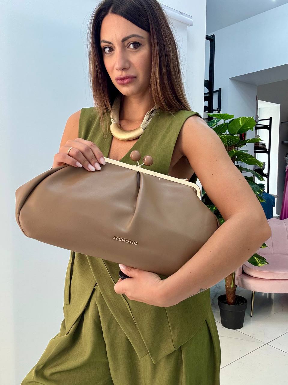 photo_5877290852404027201_y