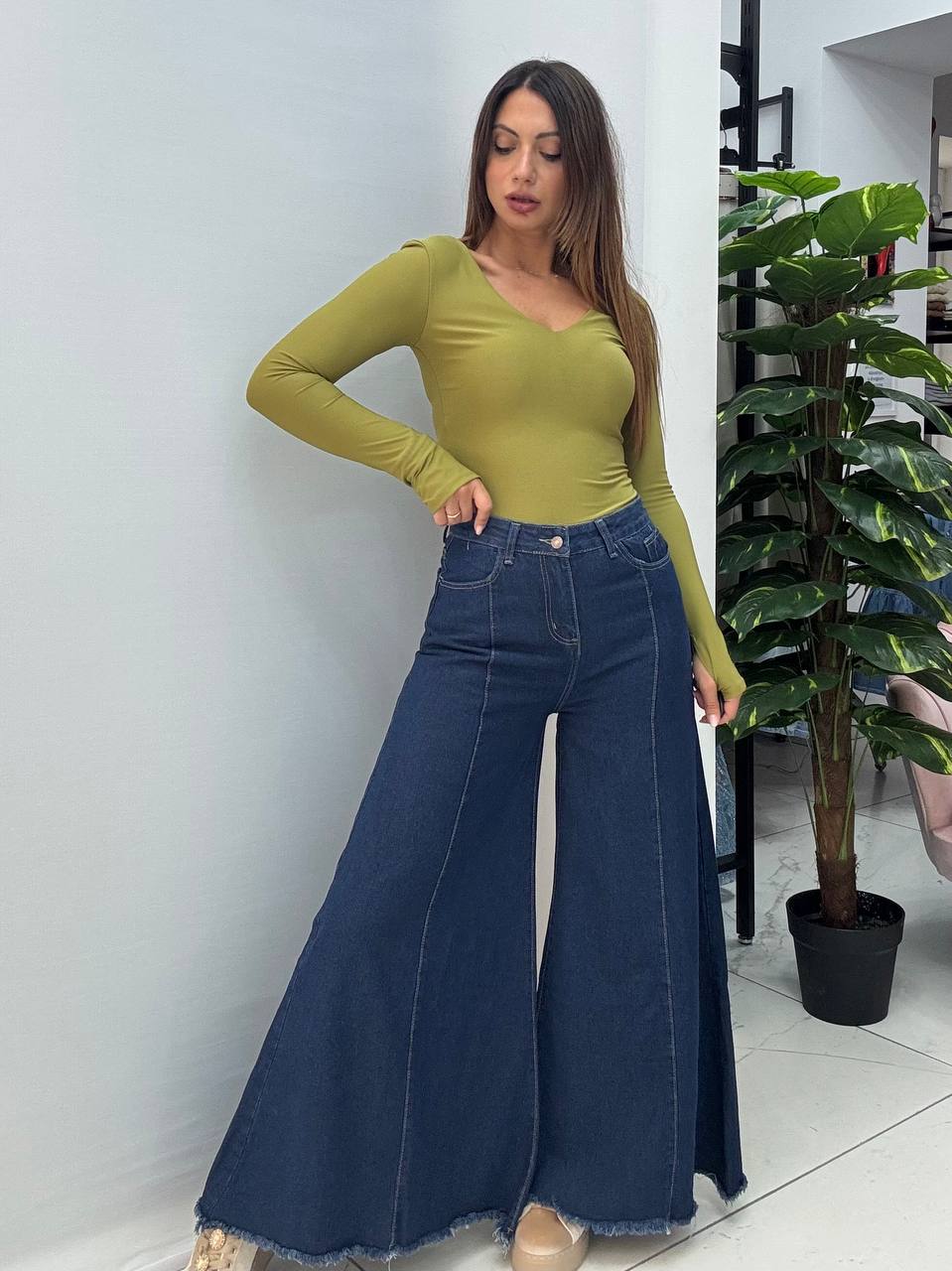 photo_5893046355813847346_y