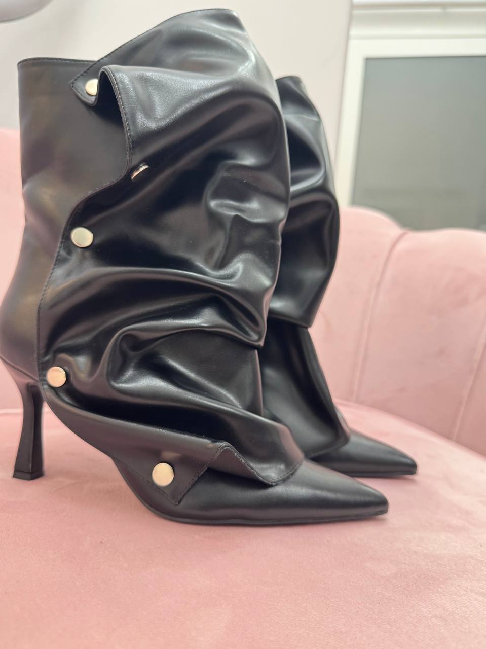 photo_5893046355813847412_y