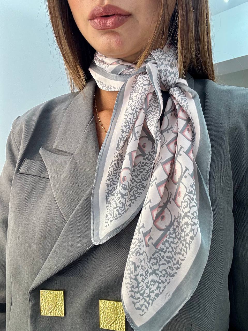 photo_5915762158669516252_y