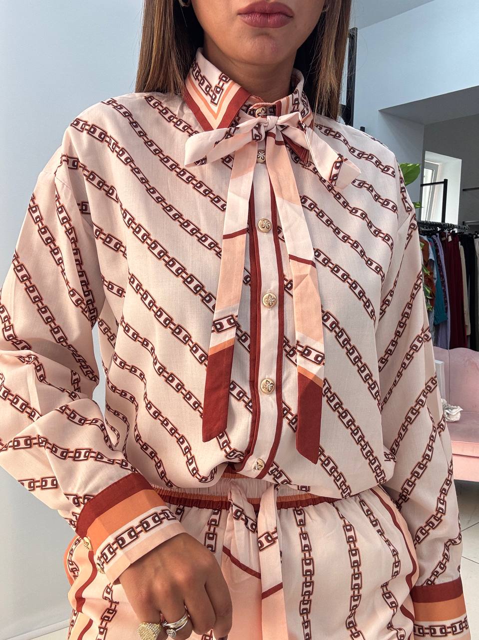 photo_5915762158669516263_y