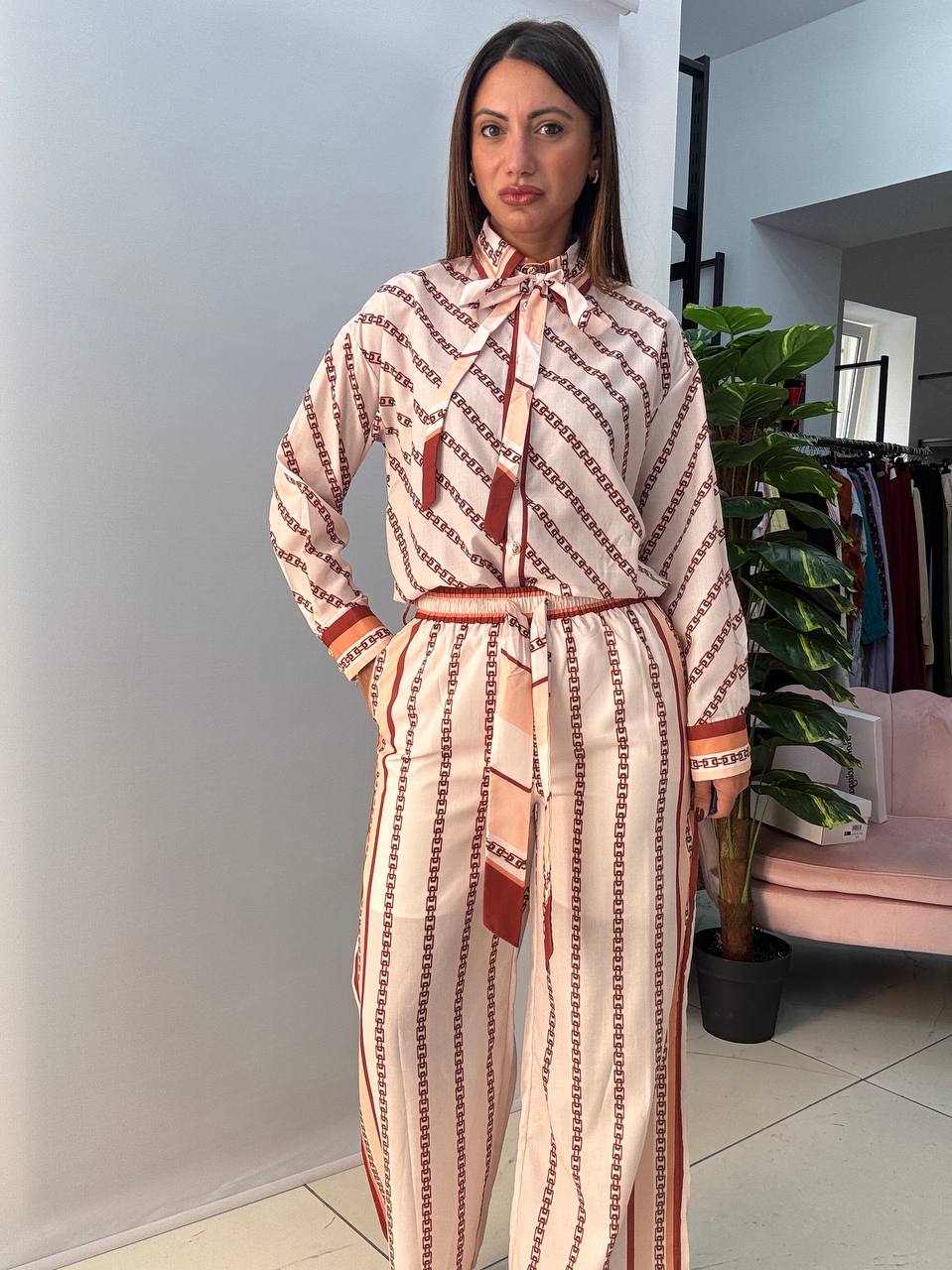 photo_5915762158669516264_y