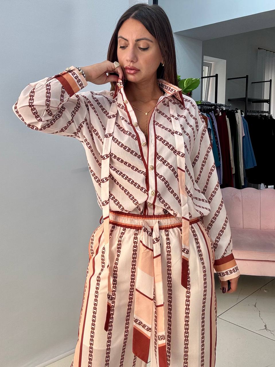 photo_5915762158669516268_y