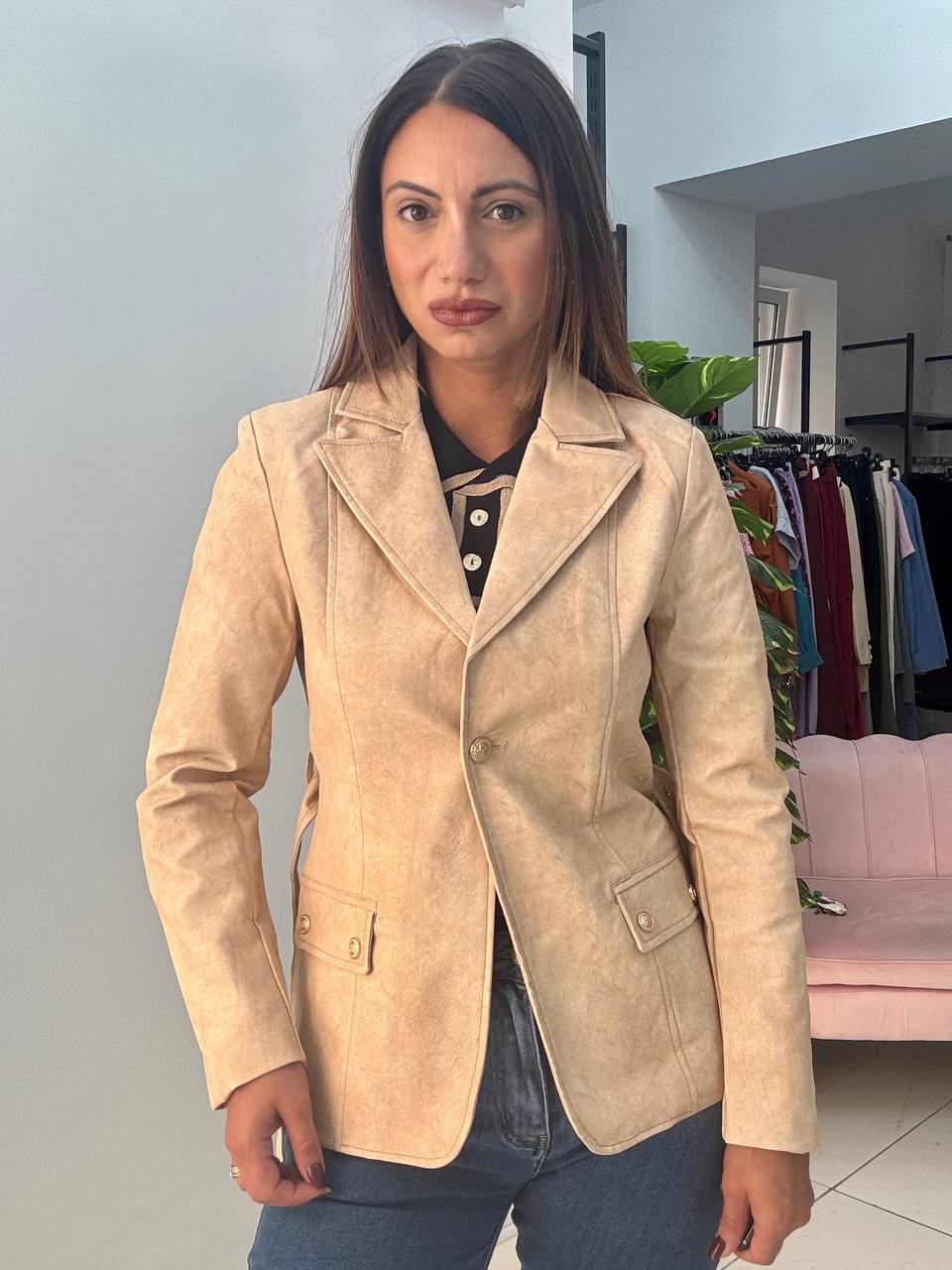 photo_5917847266507475475_y